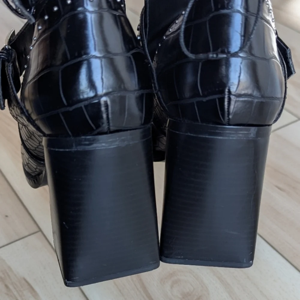 Zara studded ankle boots animal printembossed cut out chunky heel